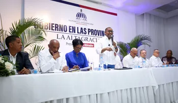 Gobierno socializa obras y escucha inquietudes munícipes de La Altagracia
