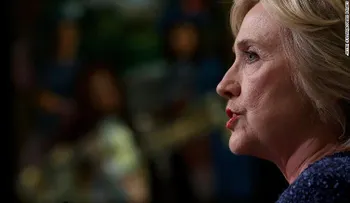 Clinton tiene una neumonía leve no contagiosa, dice su médico