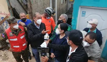 Deligne Ascención promete actuar ante fallas de construcción de pared ocasionó la muerte de dos personas.