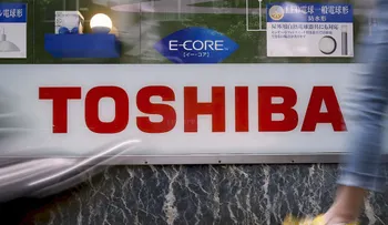 Toshiba al borde de la quiebra: renunció el presidente en medio de pérdidas multimillonarias