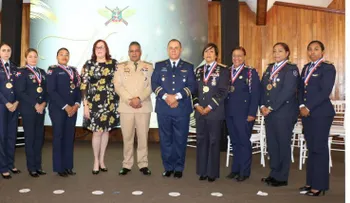 Ministerio de Defensa reconoce 24 mujeres militares entre ellas 8 de la FARD