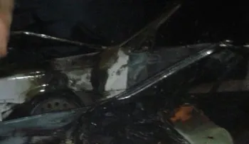 Tres carros se queman durante explosivo en parqueo