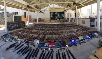 Encuentran más de 500 armas en la casa de un criminal convicto en California