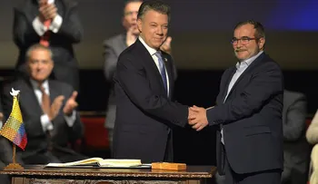 Santos instala misión para reformar sistema electoral y permitir participación política de las FARC