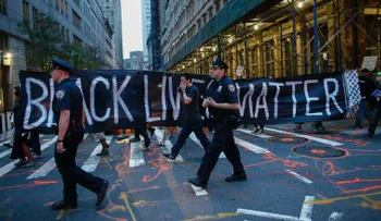 Las protestas contra la violencia policial regresan a las calles en EE.UU.