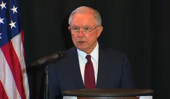 Jeff Sessions cita la Biblia para defender políticas de inmigración 