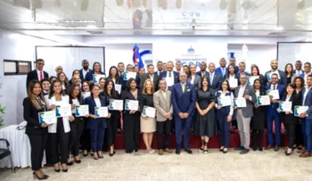 Contraloría reconoce 62 colaboradores destacados en segundo trimestre del año