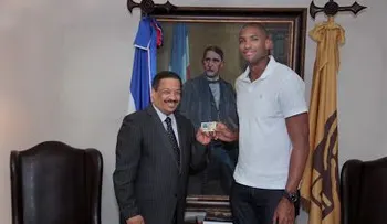 Niegan pensión de 50 mil dólares a esposa de Jorge Elías