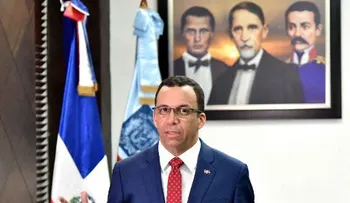 Docencia se reinicia este lunes; Ministro Andrés Navarro exhorta familias a enviar sus hijos a la escuela