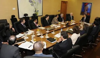 Gobernador BC analiza con misión FMI comportamiento economía