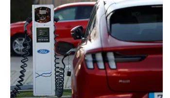 Turismos eléctricos impulsan aumento del 17,2 % en agosto