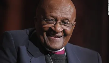 Hospitalizan a Desmond Tutu, Nobel de la Paz