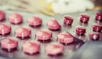 Consumo excesivo de vitaminas puede causar cáncer