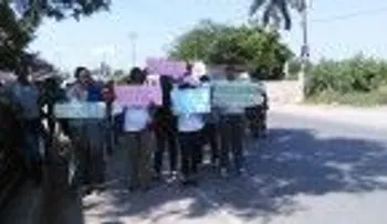 Madres marchan desde Dajabón al Palacio Nacional en reclamo de una vivienda