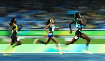 El sorprendente clavado; de Shaunae Miller para ganar el oro en los 400 m