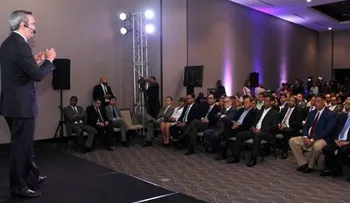 Abinader presenta proyecto para eliminar burocracia