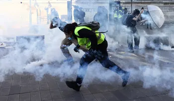 Francia vive otra jornada de disturbios: 166 detenidos y 32.800 manifestantes fuera de París
