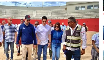 Collado supervisa la plaza seibana y anuncia entrega en diciembre
