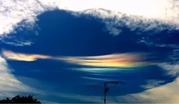 ¿Qué es el enigmático agujero que apareció en el cielo de Australia? (VIDEO)