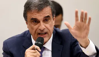 Fiscal general presenta moción contra juicio político de Rousseff