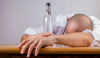  Científicos descubren una nueva causa del alcoholismo 