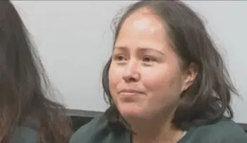 Asumiré mi propia defensa, dice sonriente mujer que asesinó su esposo y 4 hijos 