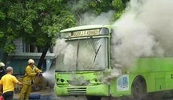 Pasajeros de un autobús de la OMSA pasan un gran susto