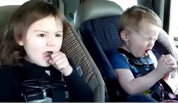 Video: qué pasa con los niños cuando los padres escuchan mucho â??hard rockâ??