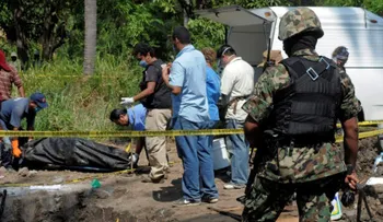 Encuentran restos de al menos 39 cuerpos en 20 fosas clandestinas en México