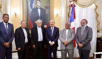 Luego del "torpedo" del viernes santo; Danilo se reúne con líderes de la Iglesia y buscaría bajar la "marea"