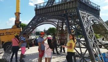 Francisco Peña: "La Torre Eiffel que quedará ahí, porque no se mete con nadie"