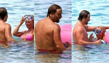  Pamela Anderson sorprendida haciendo sexo oral en el mar