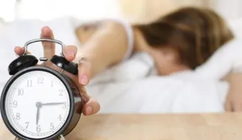 Dormir menos de 7 horas diarias aumenta el riesgo de ACV