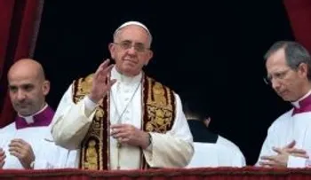 El papa con rostro entristecido: hay muchas lágrimas en esta Navidad