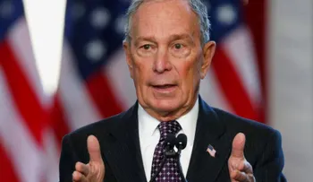 Bloomberg se retira de las primarias demócratas y respalda a Joe Biden