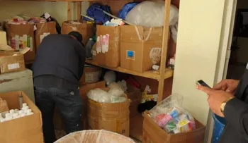 Allanan alegado laboratorio que fabricaba medicamentos hasta con yeso 