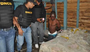 DNCD apresa 7 hombres y a la "Reina del Crack" con 600 porciones de drogas  