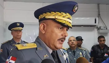 Madre dice que su hija no tiene ninguna relación con general Acosta Castellano