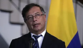 Gustavo Petro pide a Maduro ser "garante" de diálogos para normalizar relaciones con Venezuela 