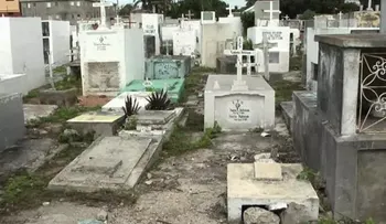 Hombre desenterró a su madre en un cementerio de República Dominicana al enterarse que no le dejó herencia
