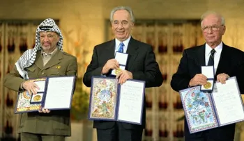 Juan Manuel Santos y otros ganadores controversiales del Premio Nobel de la Paz
