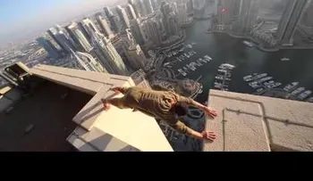 Un ruso da un salto mortal, pero nunca lo intente...(VIDEO)