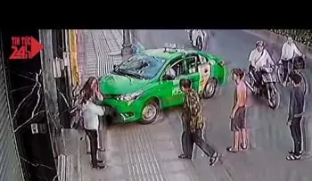 Se robó una cartera y fue atropellado por un taxista: un castigo de Dios