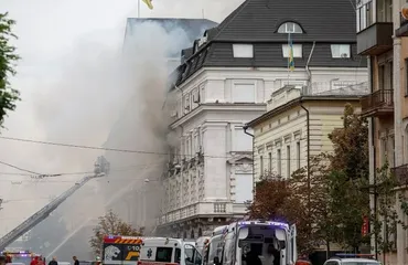 Dron ruso impacta sede del Servicio de Seguridad de Ucrania en el centro de Kyiv; hay heridos