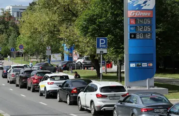 Filas en Moscú por nueva escasez de combustible