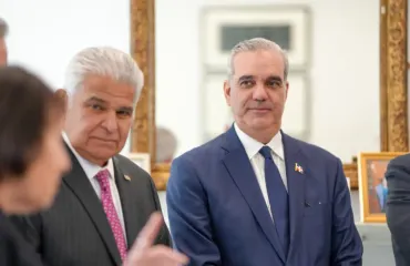 Abinader aboga por avanzar y regular la IA al mismo tiempo en América Latina