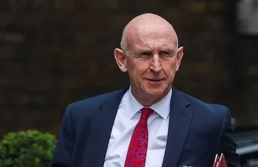 Ministro de Finanzas británico presenta agenda ante primer presupuesto del Gobierno de Burnham