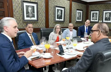 Educación crea consejo editorial para mejorar producción de libros de texto
