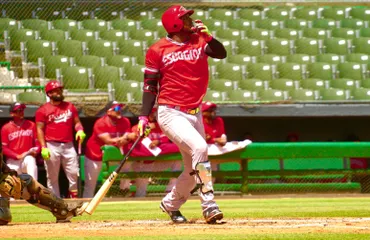 Leones dan tres jonrones en juego de pretemporada en SPM