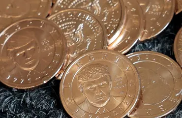 Monedas conmemorativas de US$ 1 con la cara de Trump se agotan el día de su lanzamiento